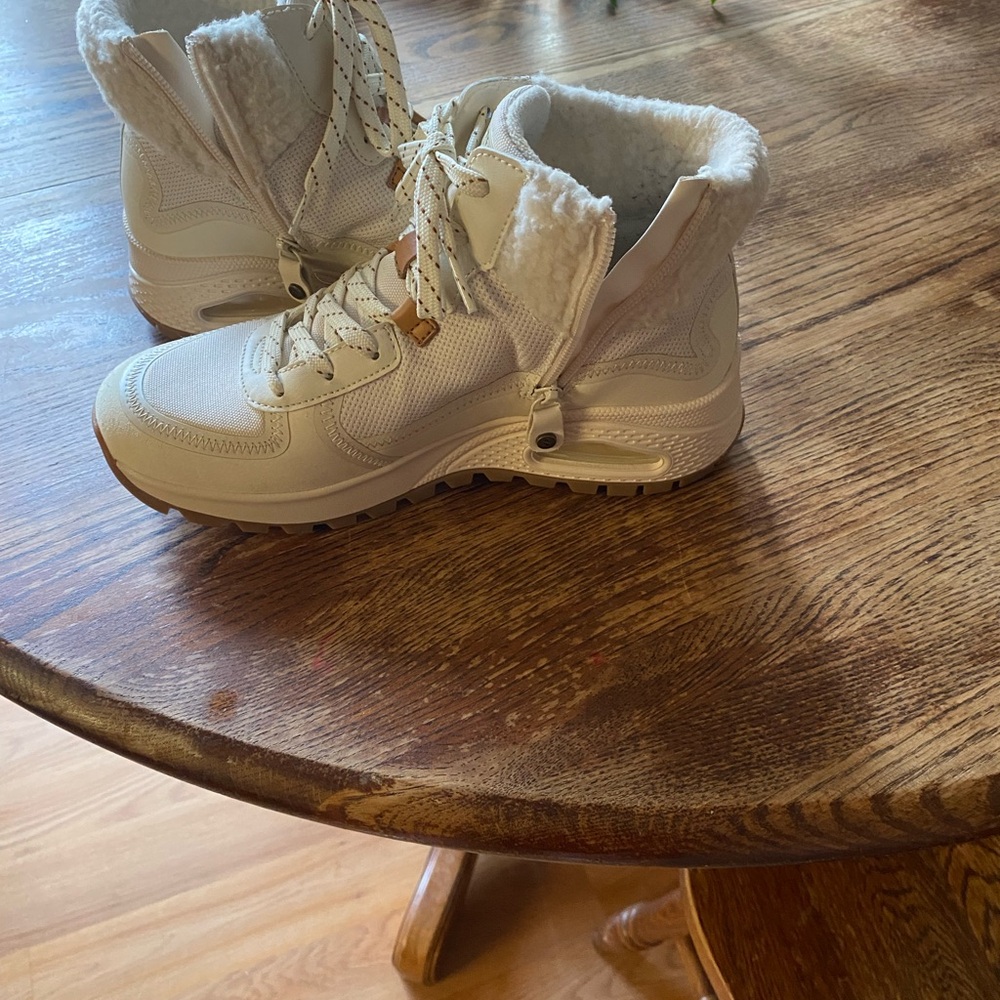 Skechers Cozy Camp Faux Fur Lined Boots Women’s Size 7.5 - Picture 8 of 9